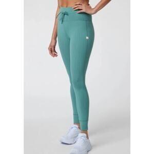 Vuori Daily Leggings in Seafoam Blue/Green